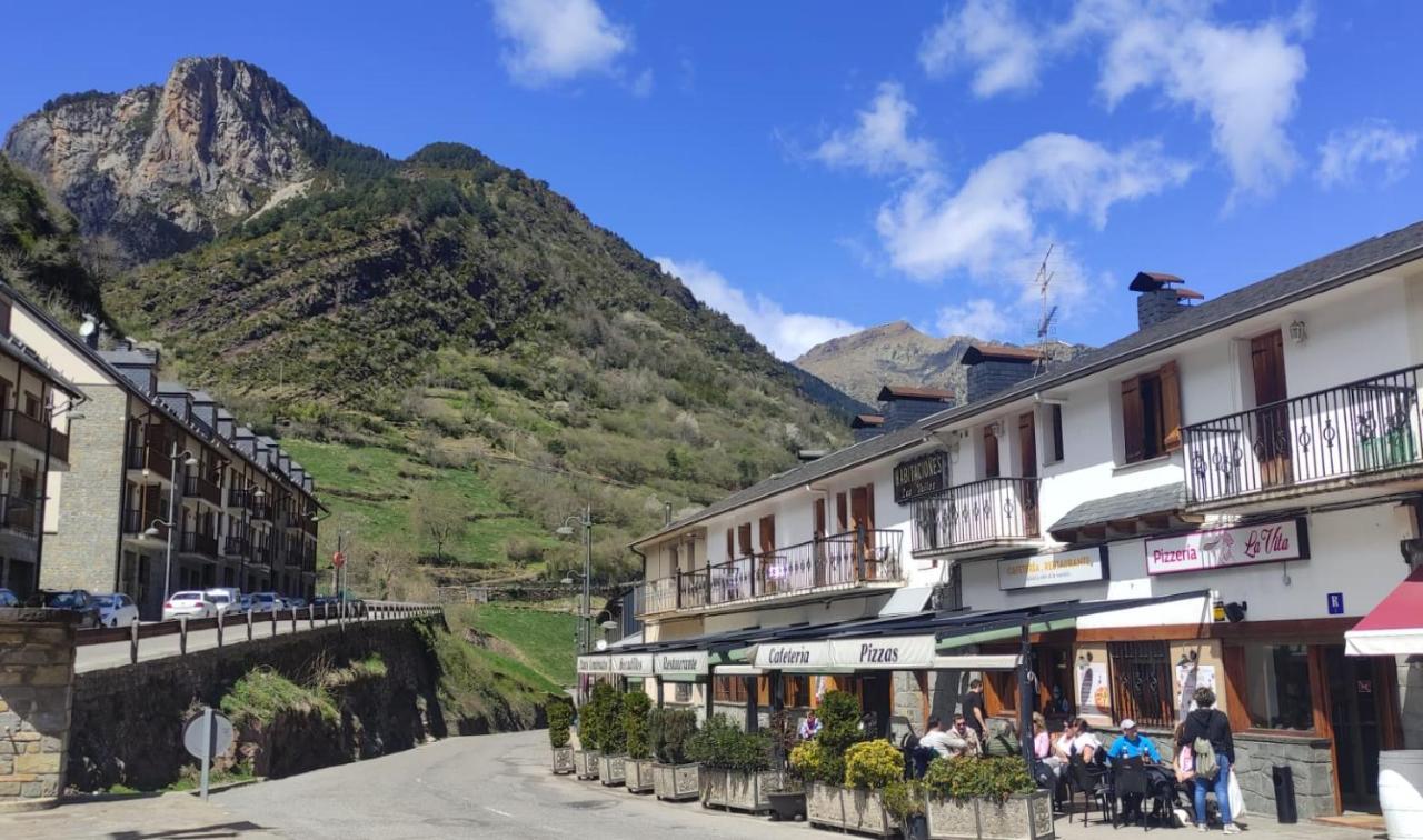 Hostal Los Valles Б'єльса Екстер'єр фото