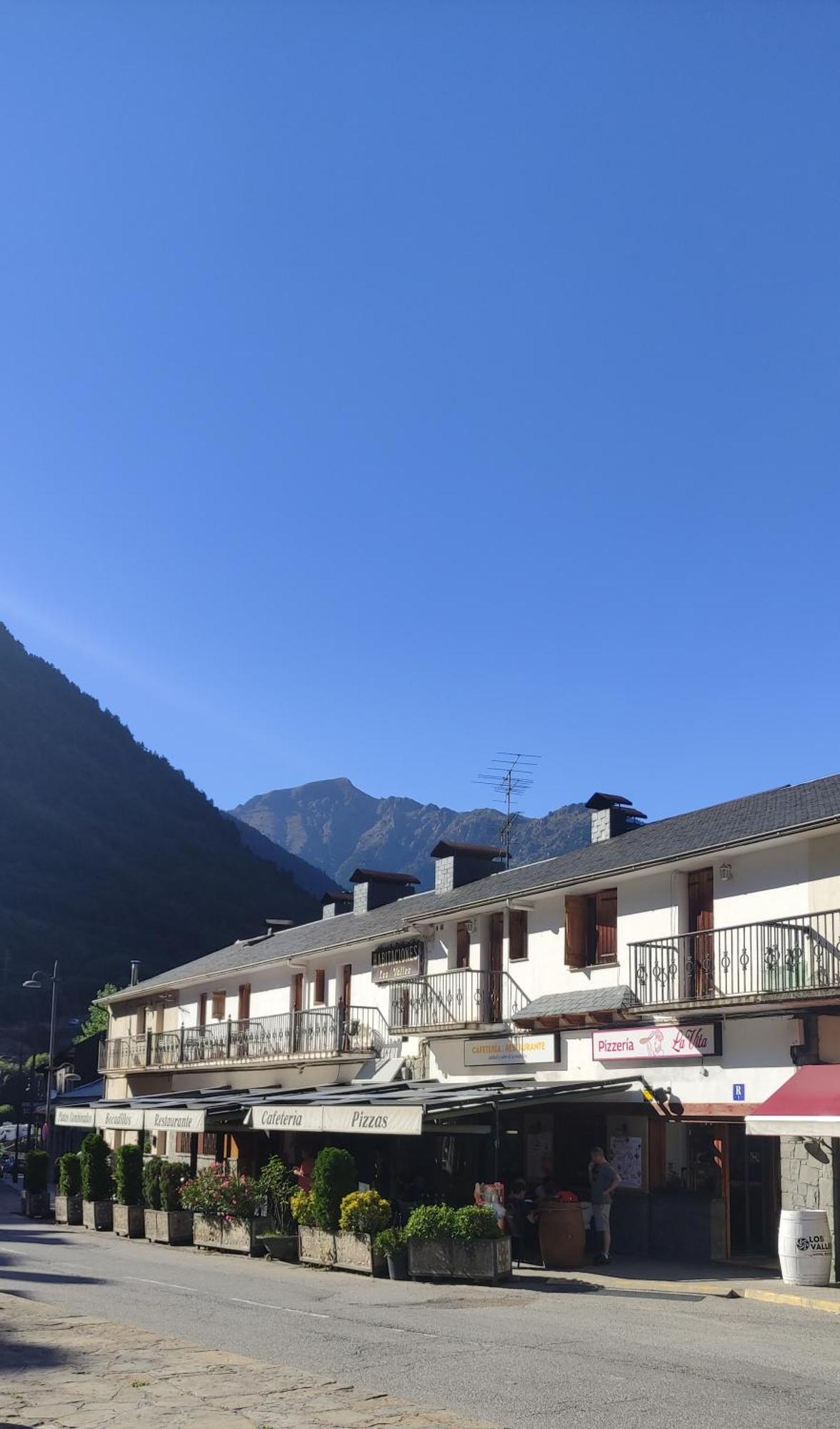 Hostal Los Valles Б'єльса Екстер'єр фото