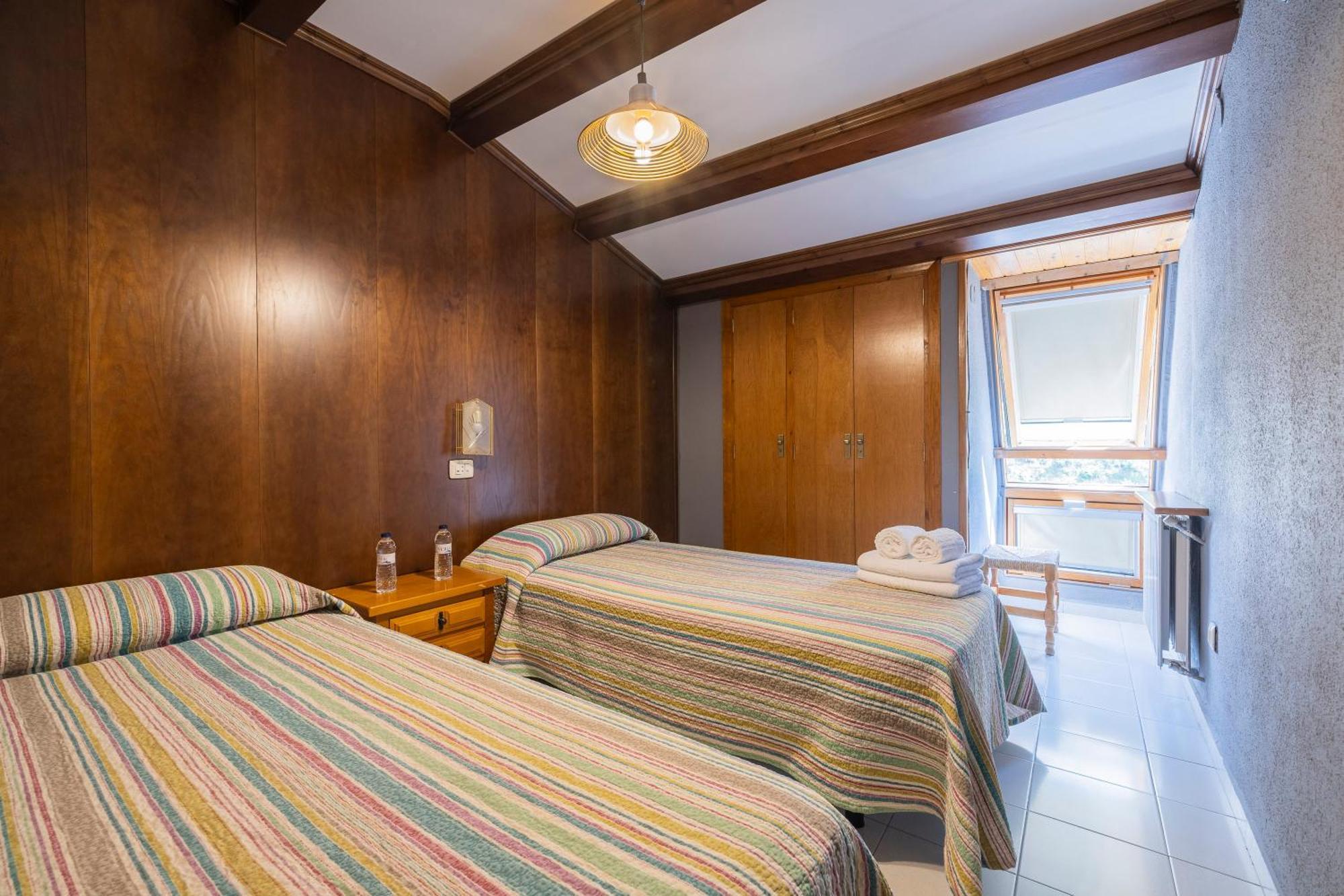 Hostal Los Valles Б'єльса Екстер'єр фото