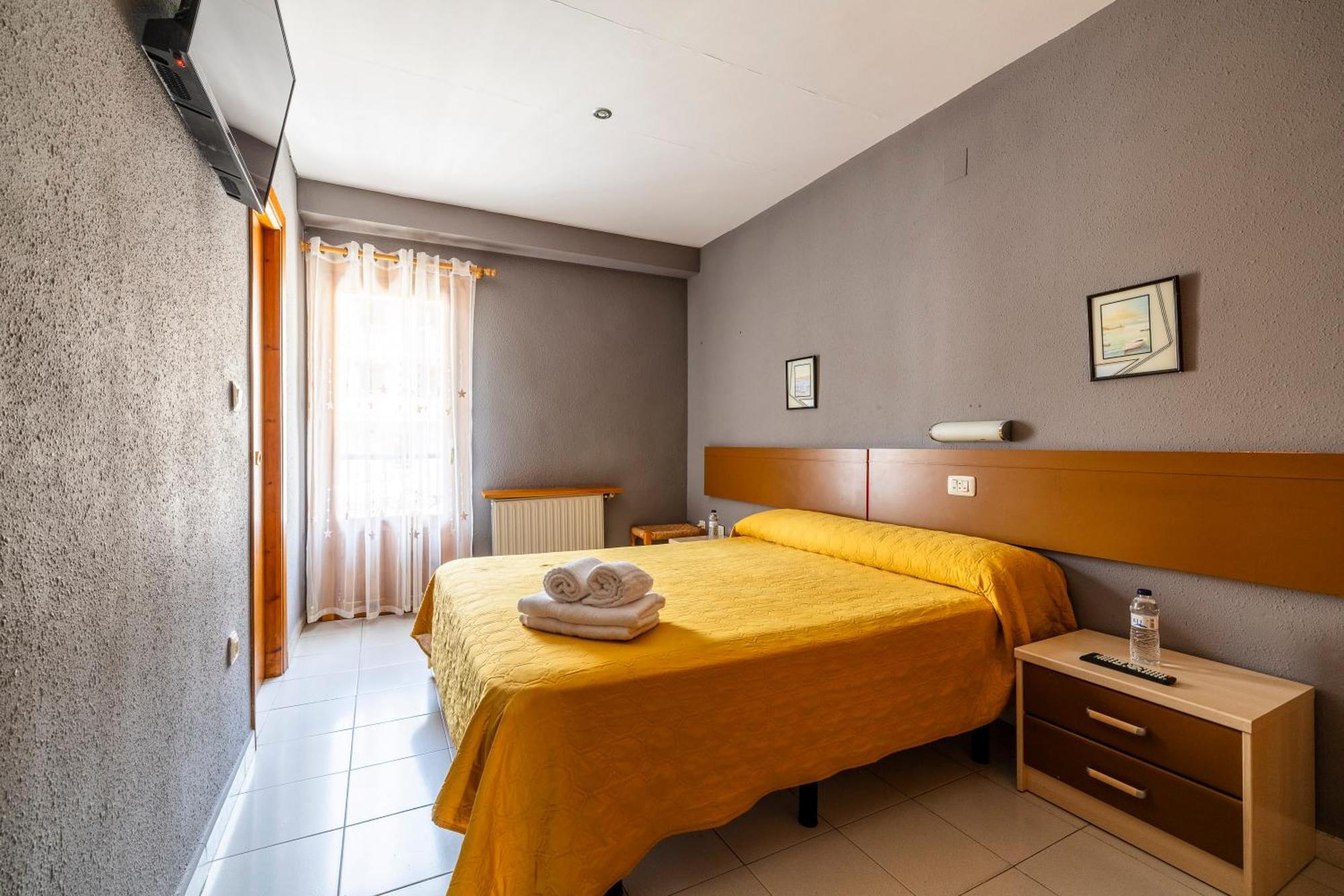 Hostal Los Valles Б'єльса Екстер'єр фото