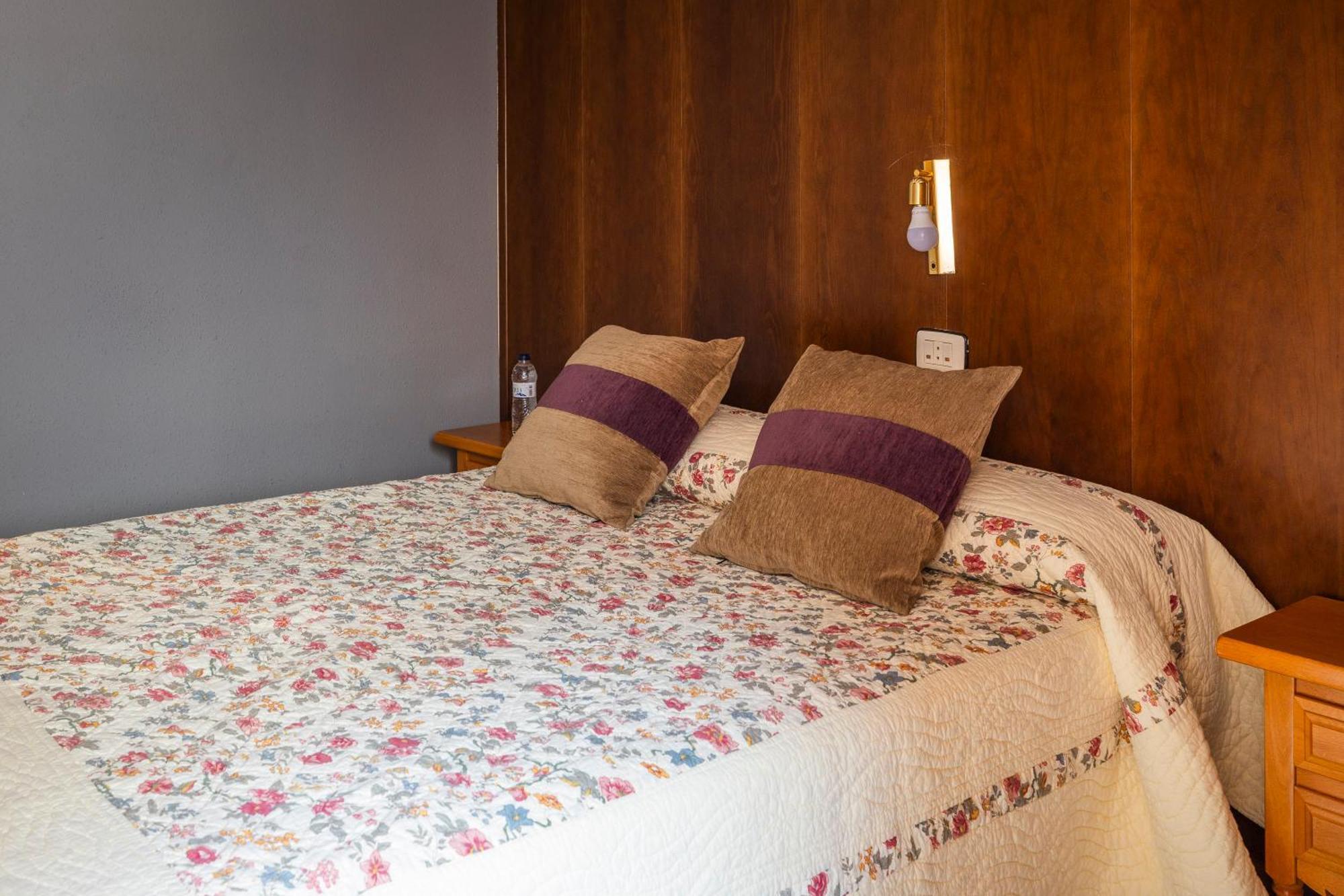 Hostal Los Valles Б'єльса Екстер'єр фото