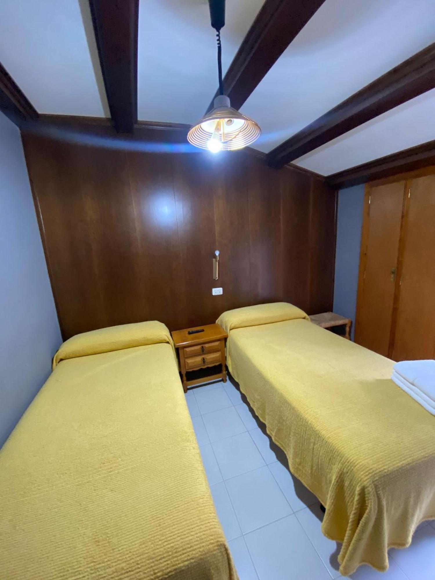 Hostal Los Valles Б'єльса Екстер'єр фото