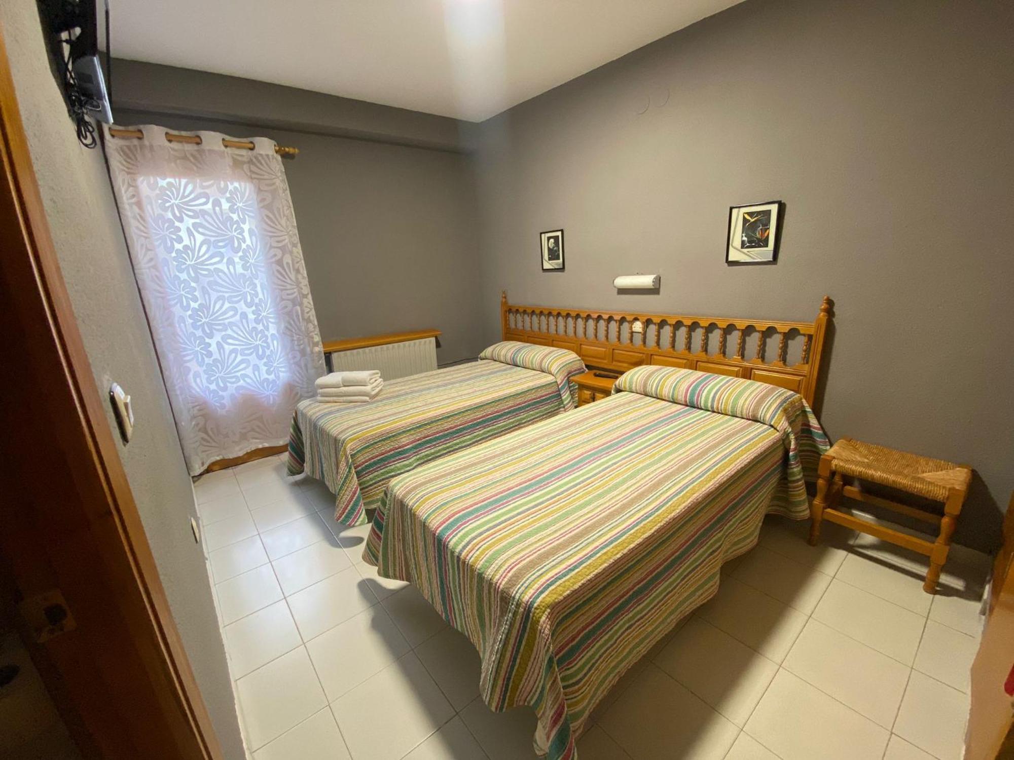 Hostal Los Valles Б'єльса Екстер'єр фото