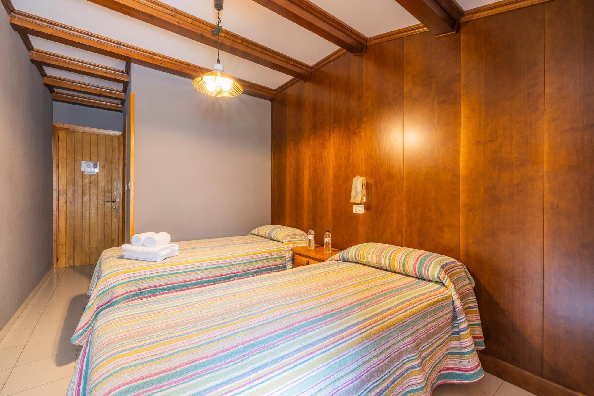 Hostal Los Valles Б'єльса Екстер'єр фото