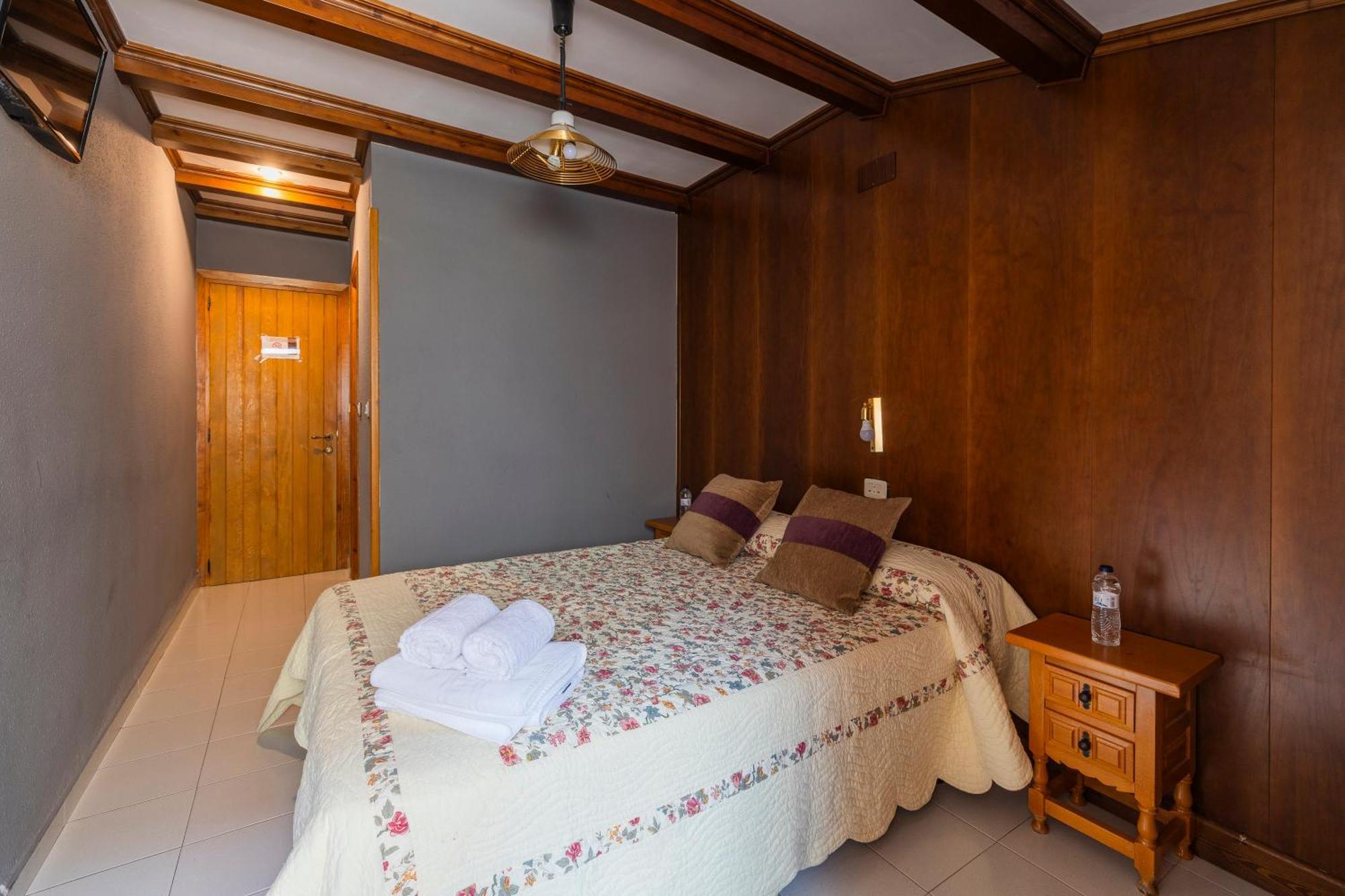 Hostal Los Valles Б'єльса Екстер'єр фото