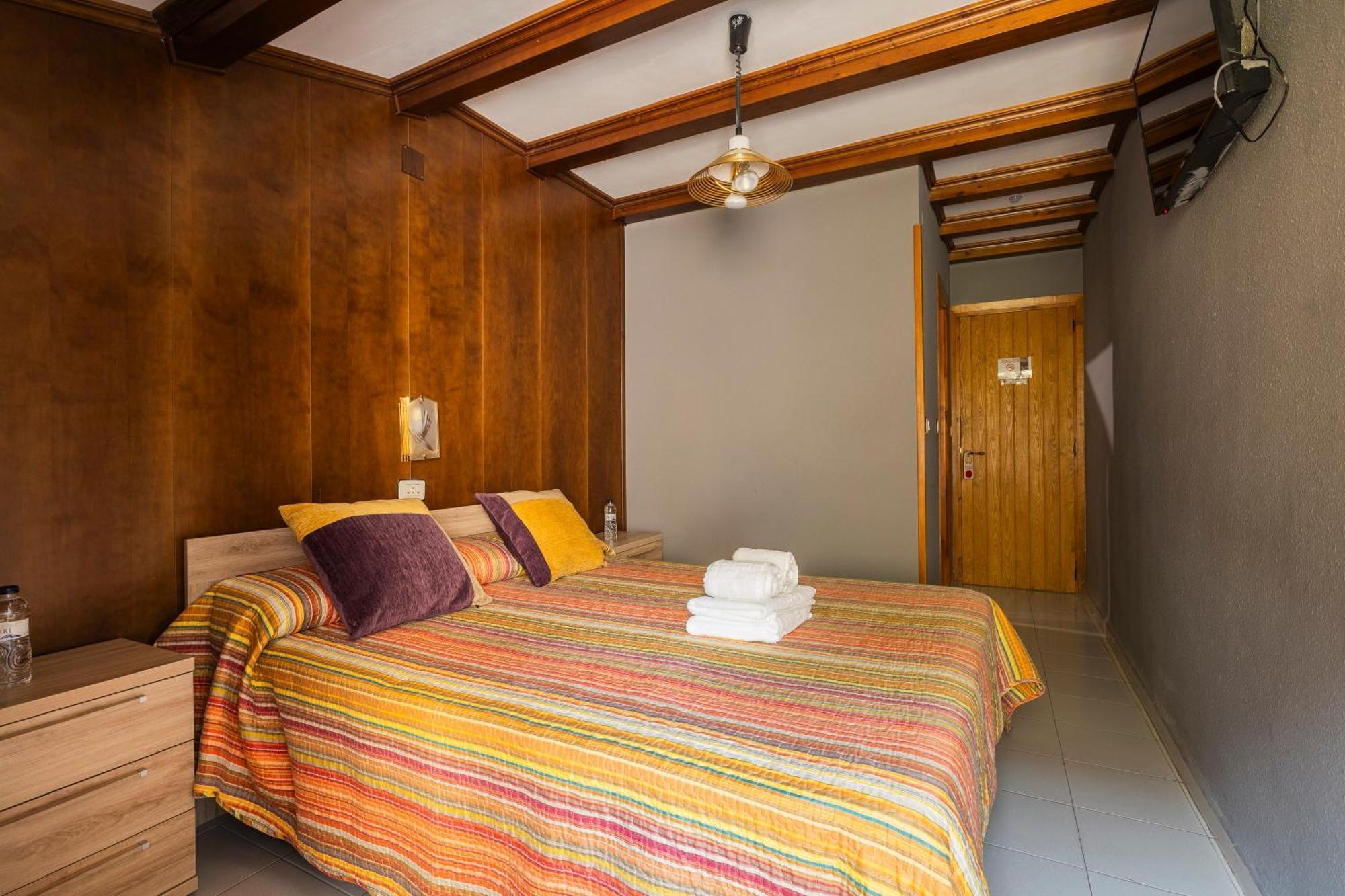 Hostal Los Valles Б'єльса Екстер'єр фото