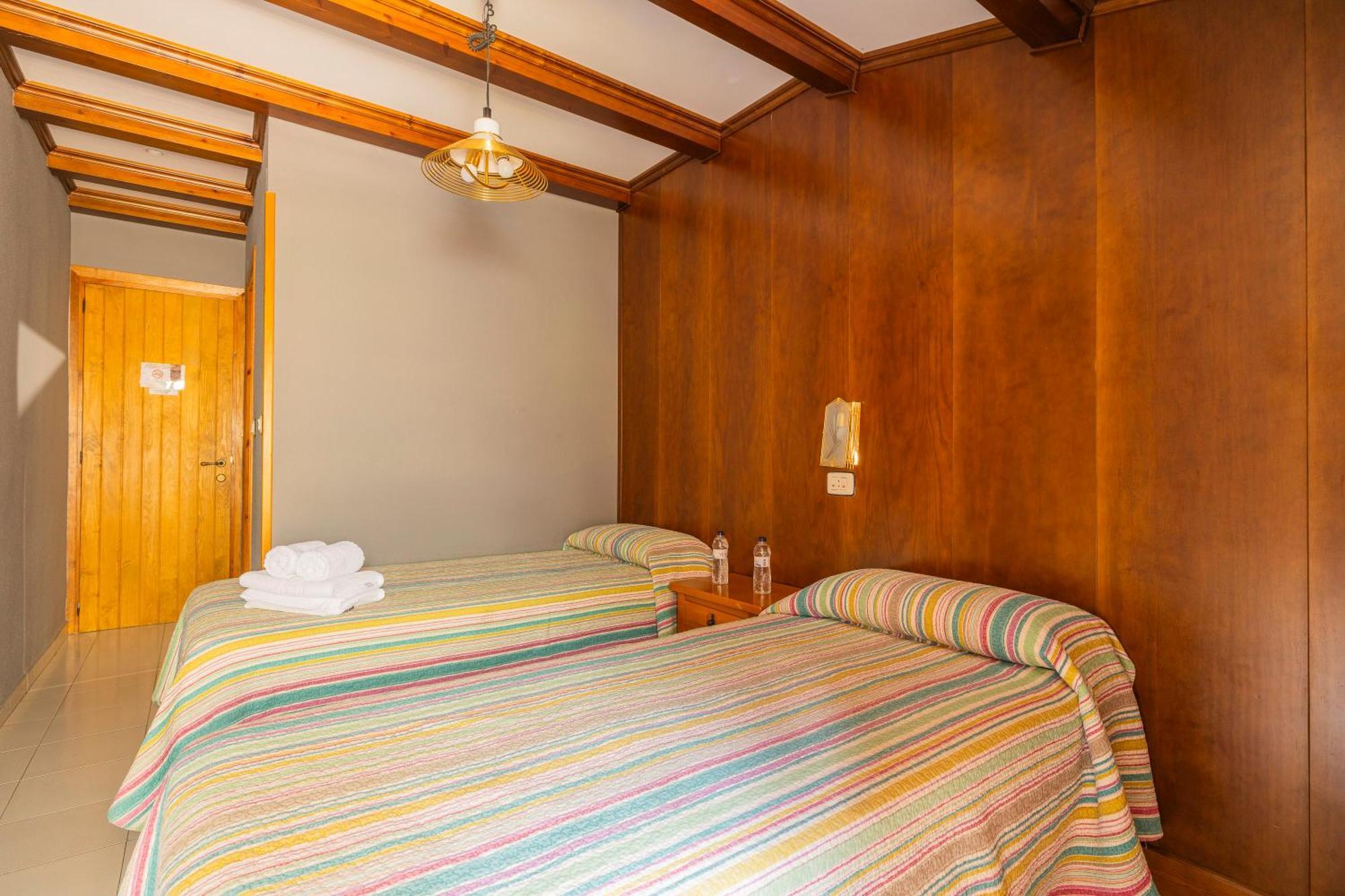 Hostal Los Valles Б'єльса Екстер'єр фото
