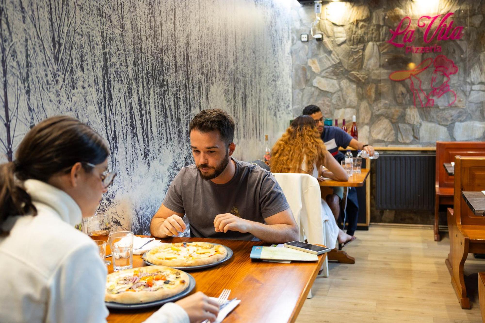 Hostal Los Valles Б'єльса Екстер'єр фото